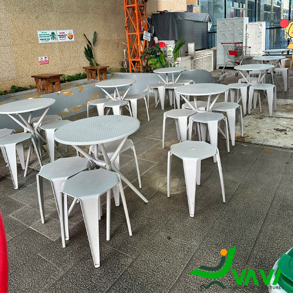 Ghế đôn nhựa đúc hiện đại TH4060 sử dụng tại căng tin bệnh viện