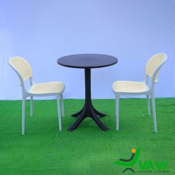Bộ bàn 2 ghế nhựa đúc giả mây viền ghi nhạt