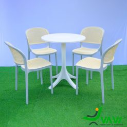 Bộ bàn ghế nhựa đúc giả mây be viền ghi nhạt