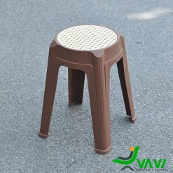 Ghế đôn nhựa đúc tròn mặt mây TH4055A màu nâu thực tế