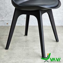 Chân ghế Eames chân nhựa có nệm TH403EST rất chắc chắn